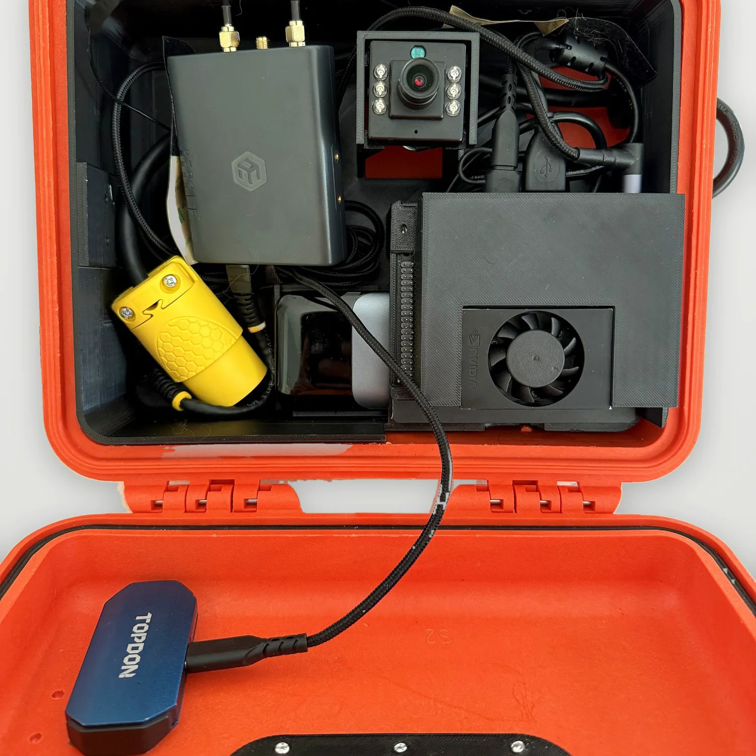 Top-down view of an open Wendy Box with the thermal camera in the lid